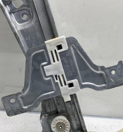 Réemploi Lève-vitre arrière gauche
Citroën C3 3